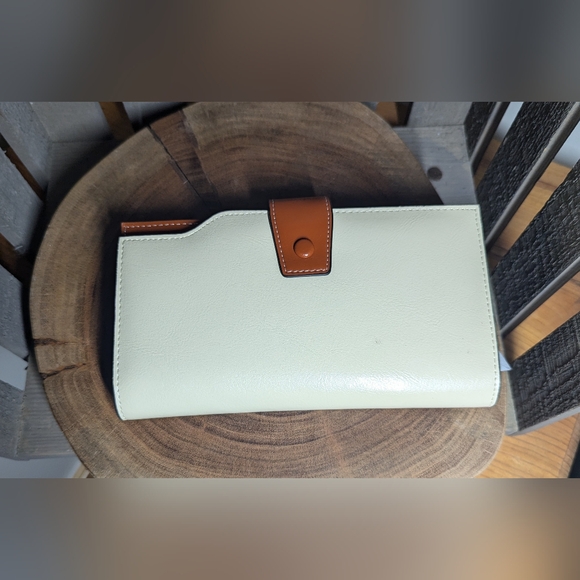 Bostanten Women's Wallet NWT - Picture 1 of 11